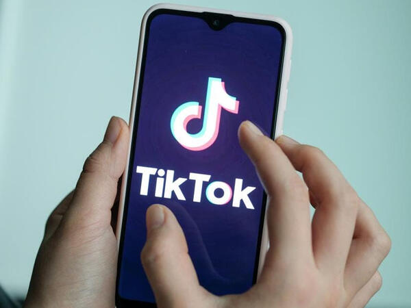 Tiktokda 23 nəfərə “ucuz telefon” satdı - <span class="color_red">FOTO</span>