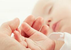 Azərbaycanda ana körpəsini evdə qoyub qaçdı