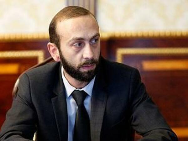 Ermənistan XİN rəhbəri rəsmi səfərlə İrana gedib