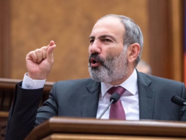 Paşinyan metroda sərnişinlə "söz savaşı"na çıxdı: Qarabağdan niyə qaçdınız? - <span class="color_red">VİDEO</span>