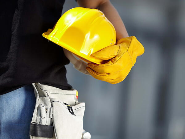 Bakıda fəhlə faciəvi şəkildə ÖLDÜ