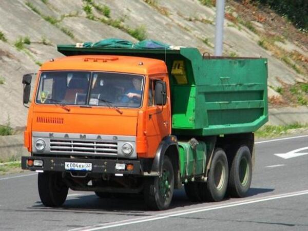 Ucarda &quot;KamAZ&quot; aşdı, Bakı-Qazax yolu bağlandı - <span class="color_red">FOTOlar</span>