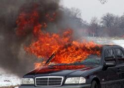 “Mercedes” küçənin ortasında alışdı