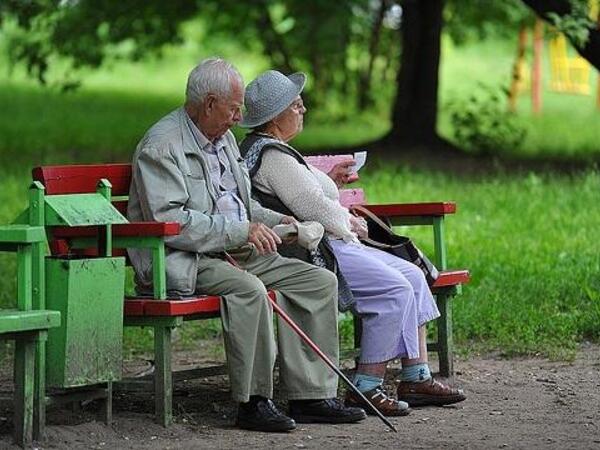 Valideynə də aliment ödənilə bilər - Qanun NƏ DEYİR?