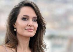 Ancelina Coli yarıçılpaq pozları ilə DİQQƏT ÇƏKDİ - <span class="color_red">FOTOlar</span>