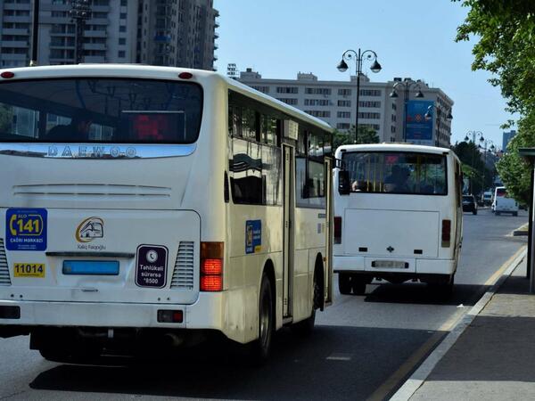 Bakıda sərnişin avtobusu qəzaya uğradı - <span class="color_red">FOTO</span>