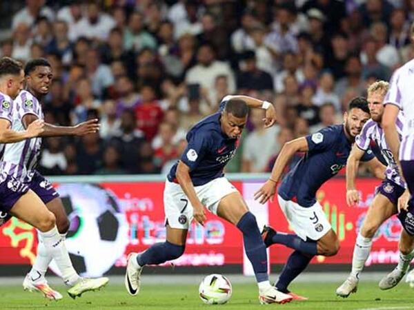 PSJ əzəli rəqibini darmadağın etdi