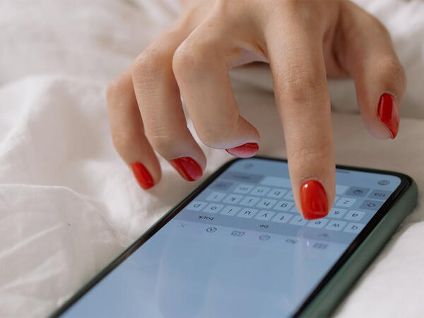 3 oğul anasının etirafı müzakirə yaratdı: "Başqaları ilə yazışmışam, telefonla danışmışam" - <span class="color_red">VİDEO</span>