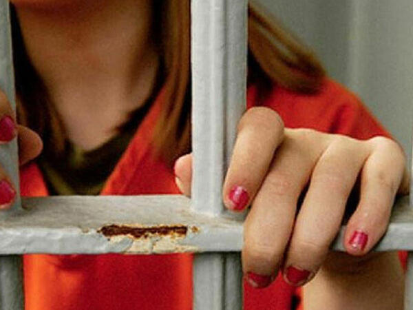 Bakıda mənzildən külli miqdarda qızıl oğurlayan qadın saxlanıldı