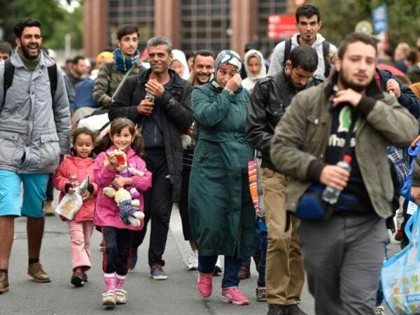 Dünyada miqrantların sayı 304 milyona çatdı - Sərt siyasət niyə nəticə vermir?
