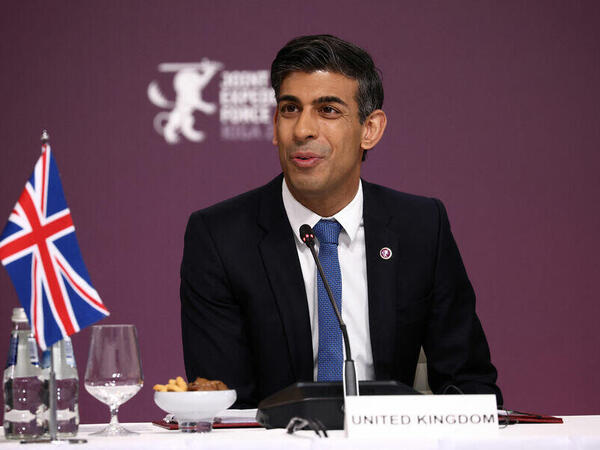 Rişi Sunak Zelenskinin yanında işə başladı