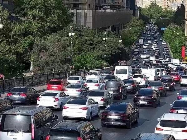 Bu yollarda sıxlıq var - SİYAHI
