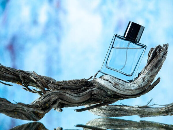 Parfümlərin içində at sidiyi aşkar edildi: Dərini məhv edir