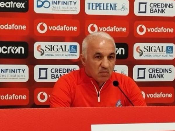 “Qurban Qurbanov hər zaman futbolçularının arxasında durur”