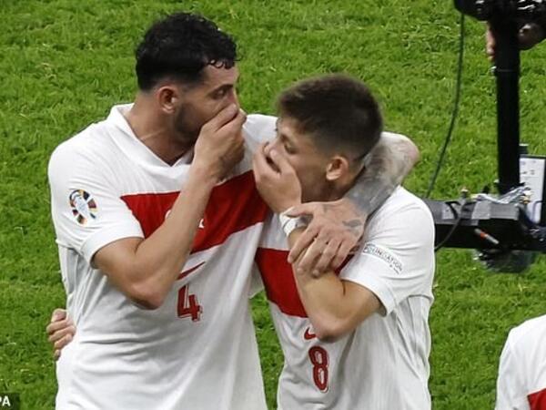 UEFA Millətlər Liqası: Türkiyə evdə darmadağın oldu