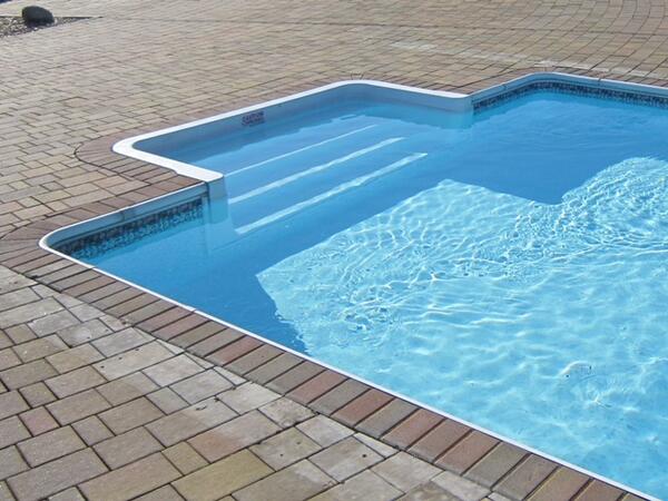 Üç yaşlı uşaq hovuza düşərək boğulub öldü