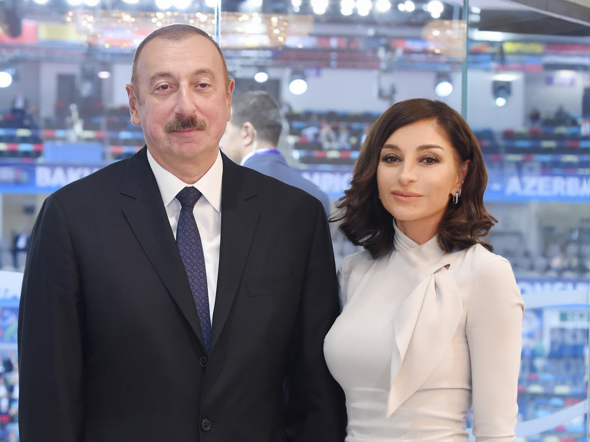İlham Əliyev və Mehriban Əliyeva Vyetnam rəsm əsərlərindən ibarət sərgi ilə tanış olublar