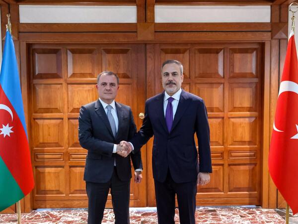 Azərbaycan və Türkiyə XİN başçıları Ermənistanla sülh danışıqlarını müzakirə ediblər