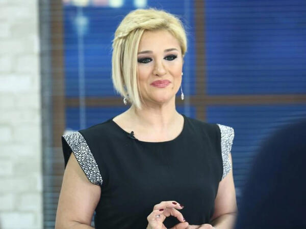 &quot;O şəkilləri cırdım və mikrofonu da çıxartdım&quot;