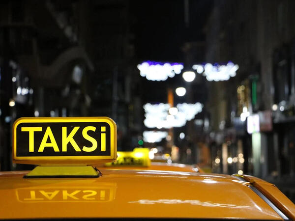 Metroda nasazlıq Bakıda taksi qiymətlərini kəskin artırdı - <span class="color_red">FOTO</span>