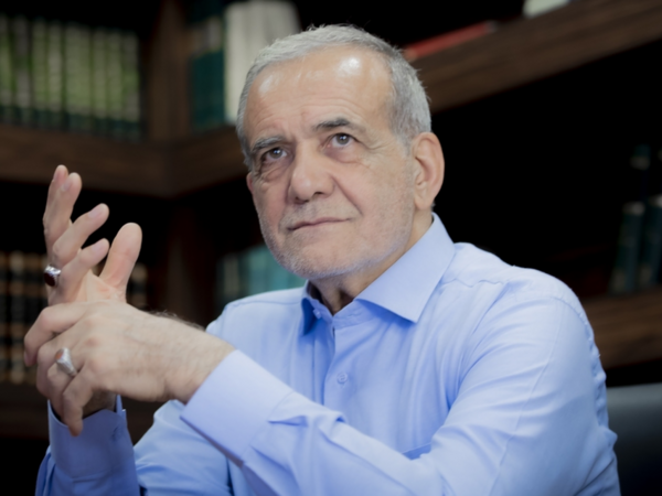 Pezeşkianın subaylığı ilə bağlı bu sözləri <span class="color_red">gündəm oldu</span>