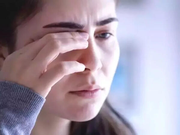 Gözlərdə quruluq və yanma hissinin səbəbi nədir? - Oftalmoloqdan açıqlama