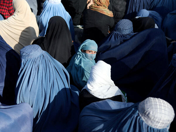 İtaliyada da məktəblərdə niqab qadağan edildi