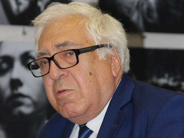 Yazıçı Anar yayılan görüntülərdən danışdı - &quot;Xatırlamıram...&quot; - <span class="color_red">FOTO</span>