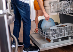 Bu əşyaları qabyuyanın alt rəfinə qoymayın - İşıq pulunu artırır