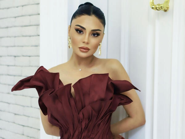İzləyicilərinə QARĞIŞ etdi: "Mənim kimi həkim qəbullarında ac-susuz gəzəsiniz" - <span class="color_red">FOTO</span>