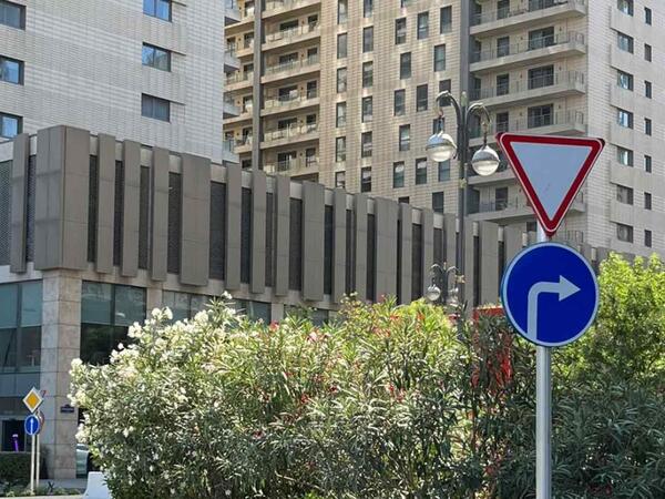 Bakıxanovda yol nişanları sürücüləri çaşdırdı: AYNA-dan AÇIQLAMA