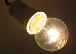 İşıq pulunu tam ödəyənlərə niyə yenidən məbləğ yazılır? – Səbəbi bəlli oldu