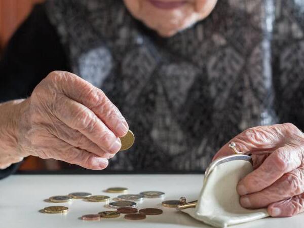 Pensiyaçıların kommunal ödənişini dövlət ödəyəcək? - Deputat AÇIQLADI