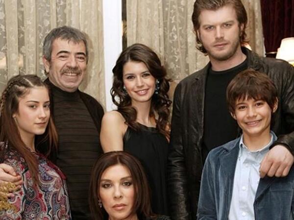 "Aşk-ı Memnu"nun məşhur aktyoru yeni SERİALDA - <span class="color_red">FOTO</span>