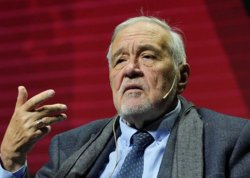 İlber Ortaylı süni tənəffüs aparatına qoşulub