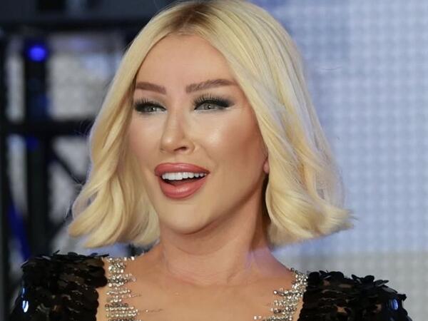Seda Sayanı aldadıb 35 minini aldılar