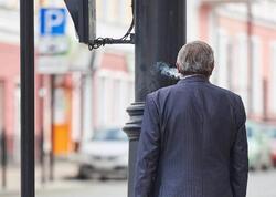 Yeriyərkən siqaret çəkməyin təhlükəli tərəfləri