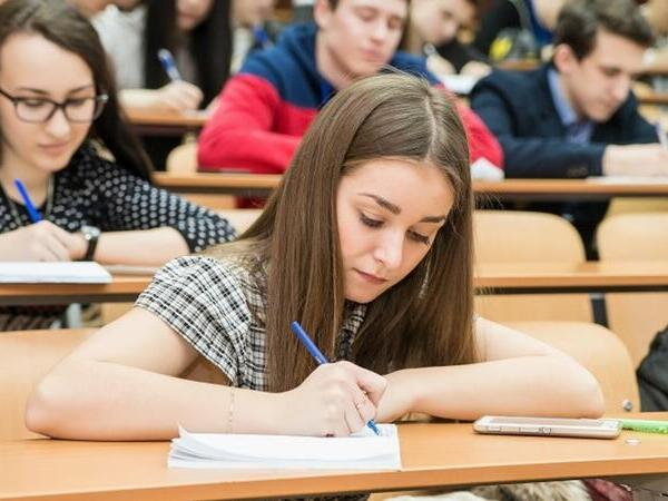 Universitetlərdə dərs saatları fərqli vaxtlara bölünsə, nə baş verəcək?