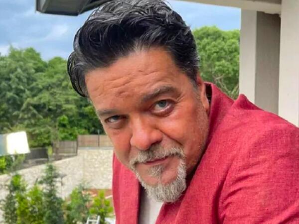 "Bəyaz azərbaycanlı sevgilisini evdən çölə çıxarmır”