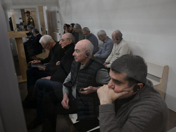 Mina qurbanı olmuş şəxslər məhkəmədə ifadə veriblər