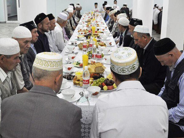 Dini Komitə 200 min manatlıq iftar süfrəsi təşkil edəcək