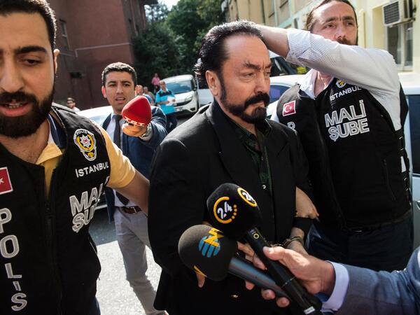 Adnan Oktar bəraət aldı