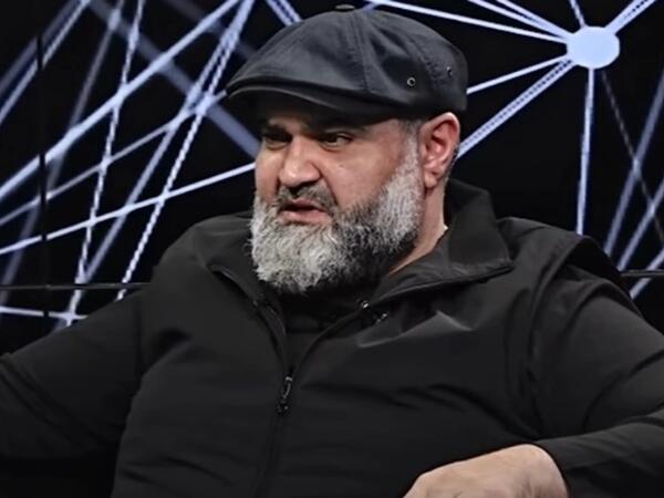 Axund Azər: &quot;Bəzi məsələlər üçün nə imam, nə də peyğəmbər lazımdır&quot;