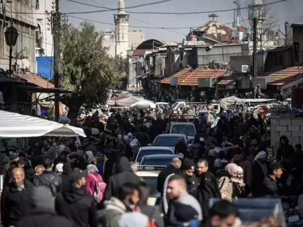 Suriyada 12 min məmur QOVULDU