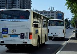 Avtobusdan düşən gənc qızı maşın vurdu