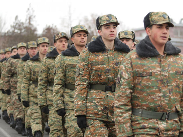 Ermənistanda hərbi xidmətin müddəti azaldıldı