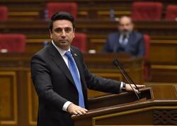 Simonyanı parlamentdən belə yola saldılar - <span class="color_red">(Video)</span>