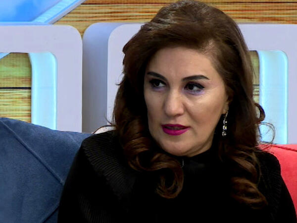 Əməkdar artist canlı oxuya bilməyən tələbəsindən danışdı