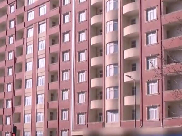 15 ildir tikilən binada bir nəfər də yaşamır - Bakıdakı sirli bina