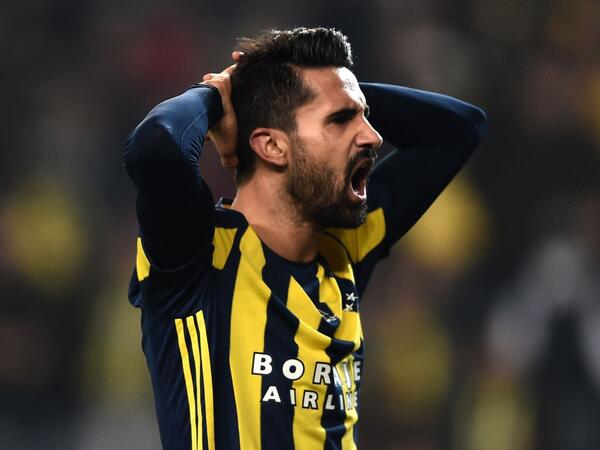 Türkiyə millisinin və &quot;Fənərbağça&quot;nın keçmiş ulduzu futboldan uzaqlaşdırıldı
